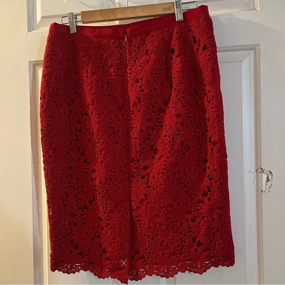 Talbots Red Floral Lace Pencil Skirt - Picture 2 of 2